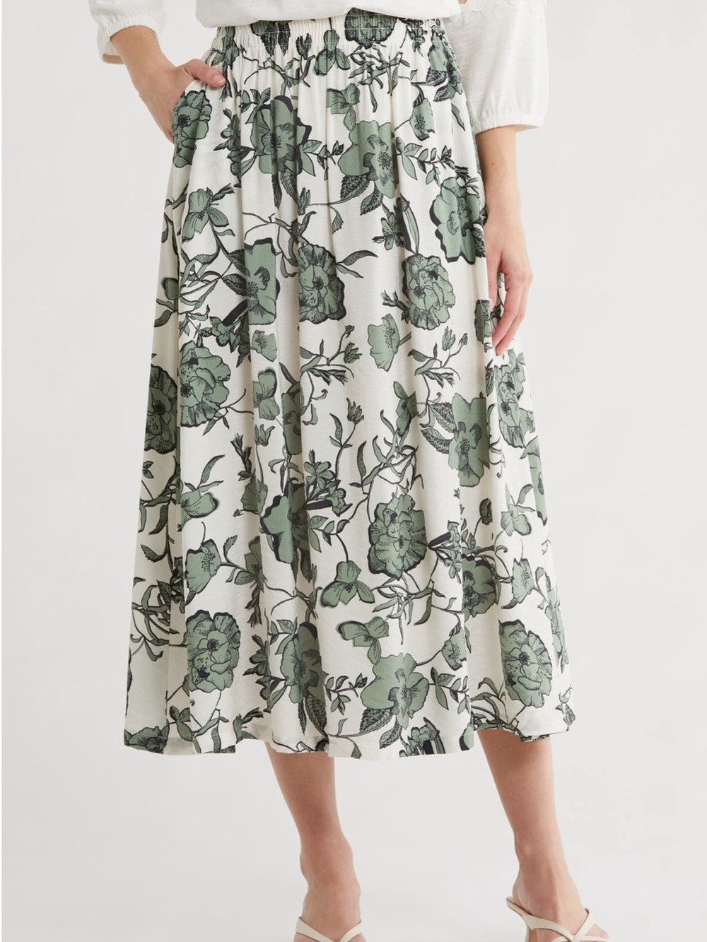Caslon
Print Pull-On Skirt blue floral size xs